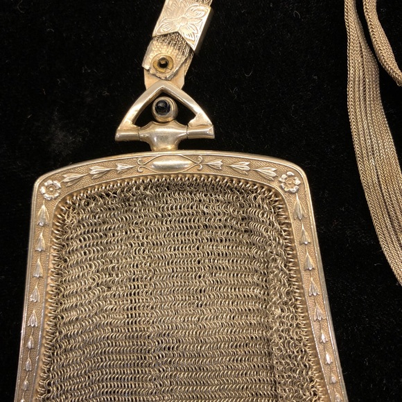 Whiting & Davis mesh vintage wristlet - Picture 2 of 12